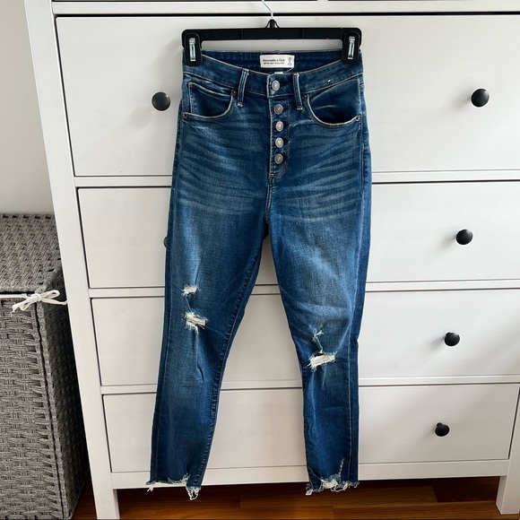 Abercrombie & Fitch Denim - Abercrombie & Fitch Women’s Skinny Jeans - Dark Blue Distressed